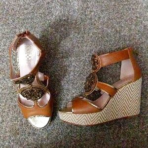 Vince Camuto wedge sandals. Size 6m